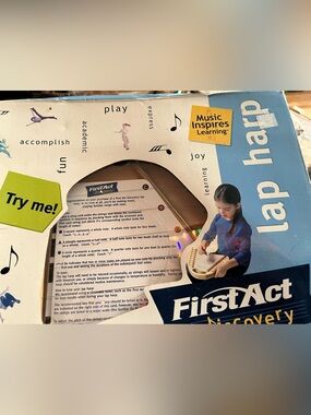 FirstAct Discovery Kids Lap Harp in Natural Wood Finish